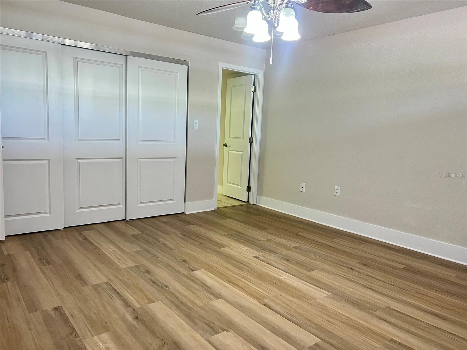 632 Edgewater Dr #139 Property Photo 17