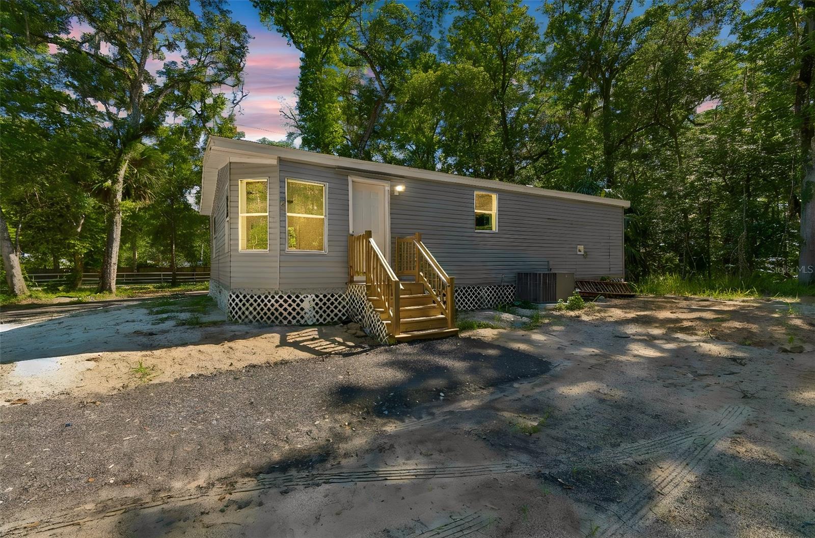 16475 Budowski Rd Property Photo 1