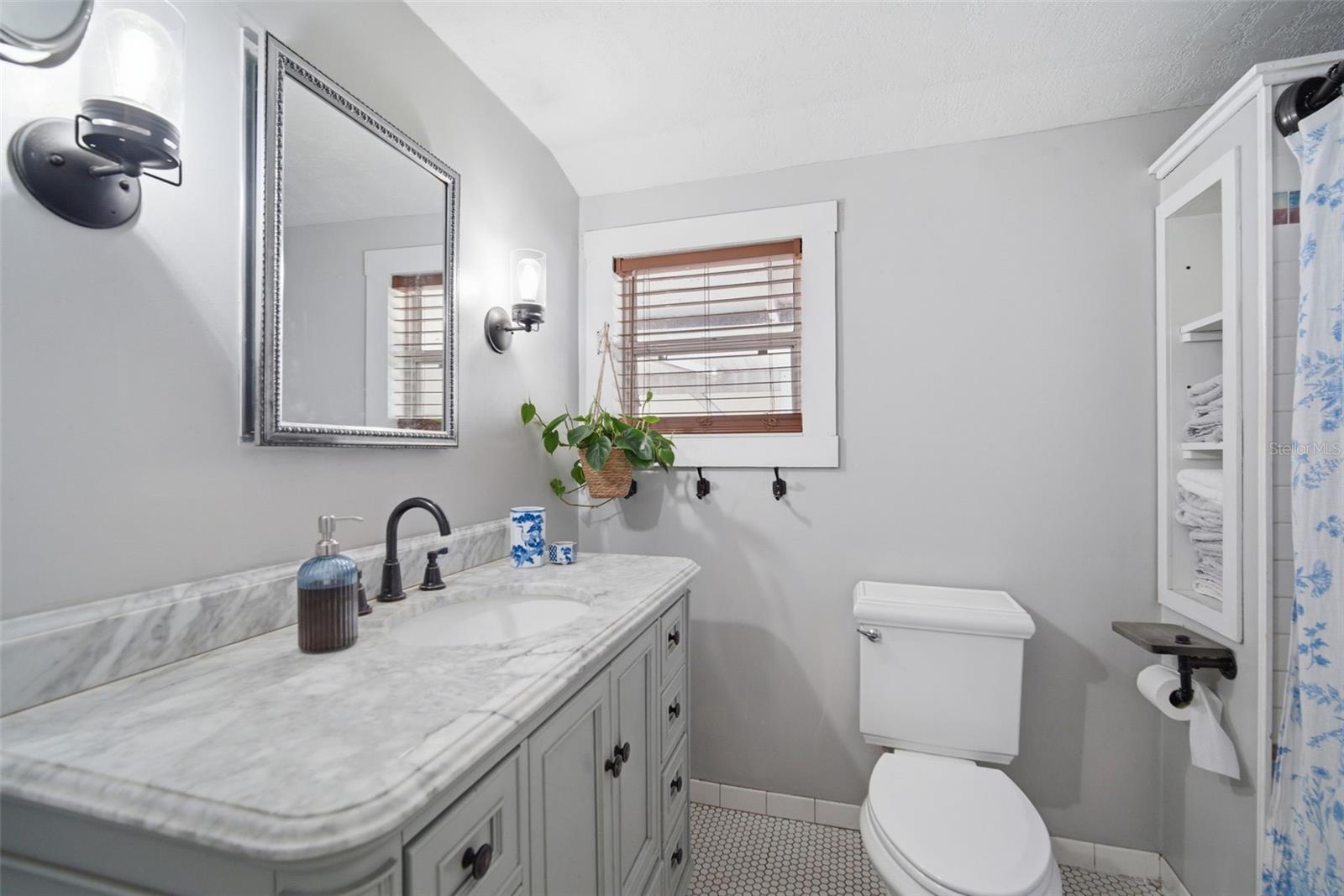 1201 W Reynolds St Property Photo 13