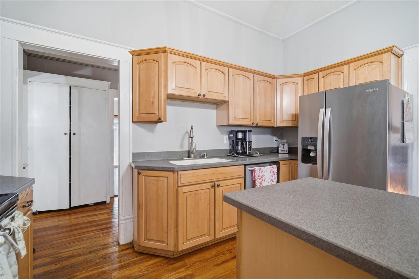 1201 W Reynolds St Property Photo 19