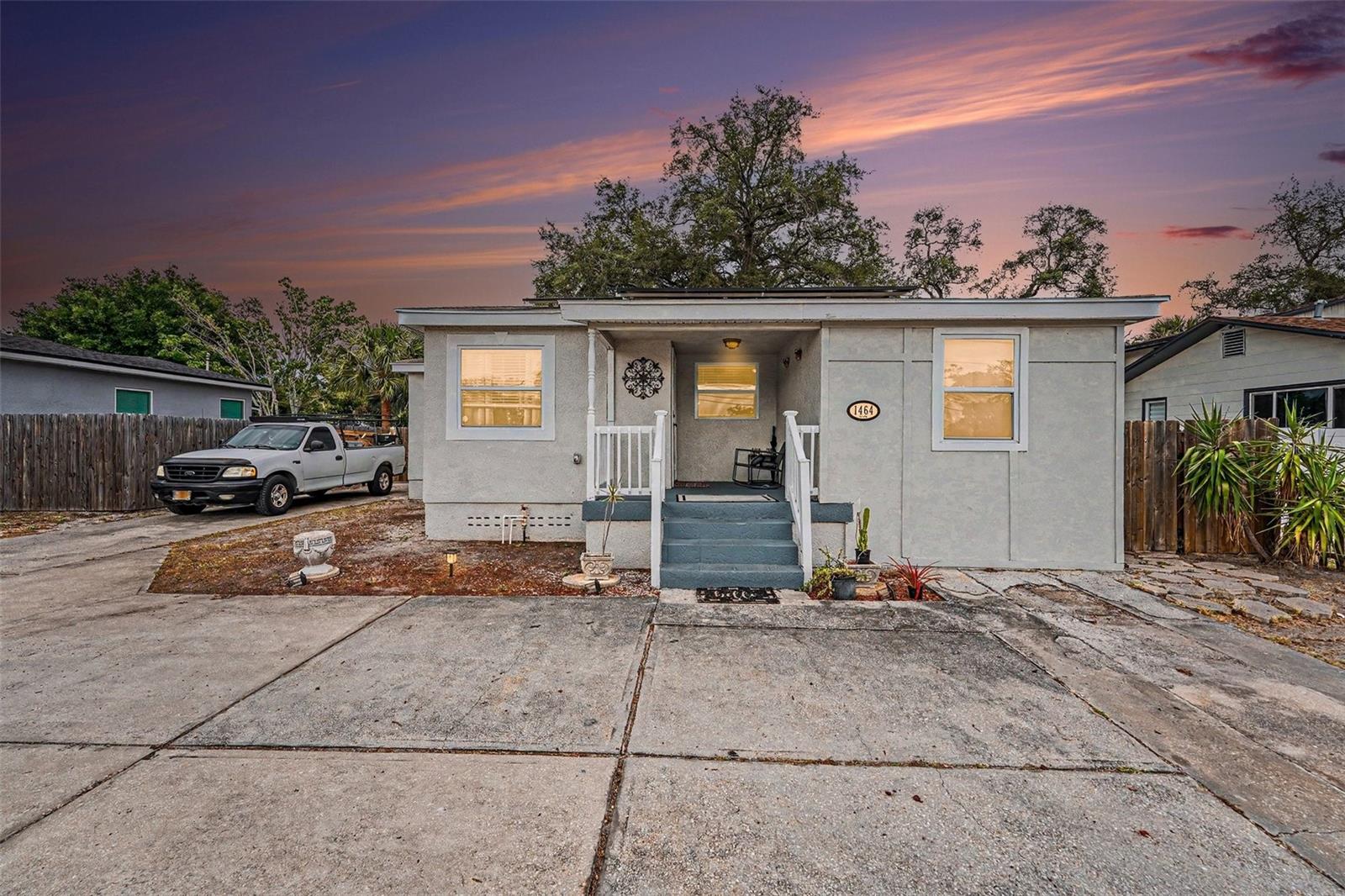 1464 DRUID RD E Property Photo 1