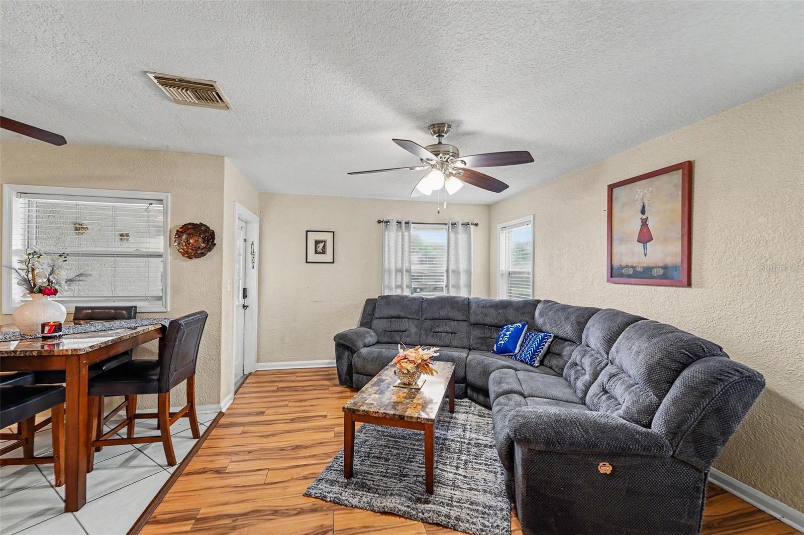 1464 Druid Rd E Property Photo 4