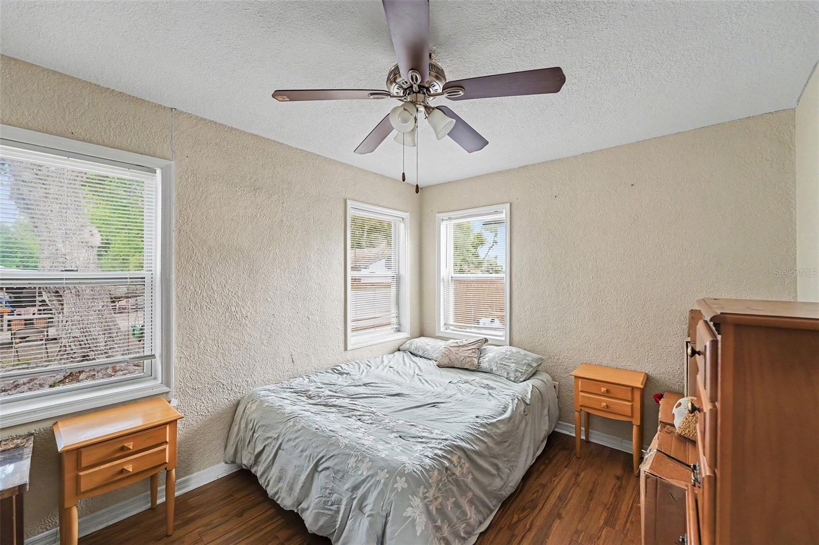1464 Druid Rd E Property Photo 12