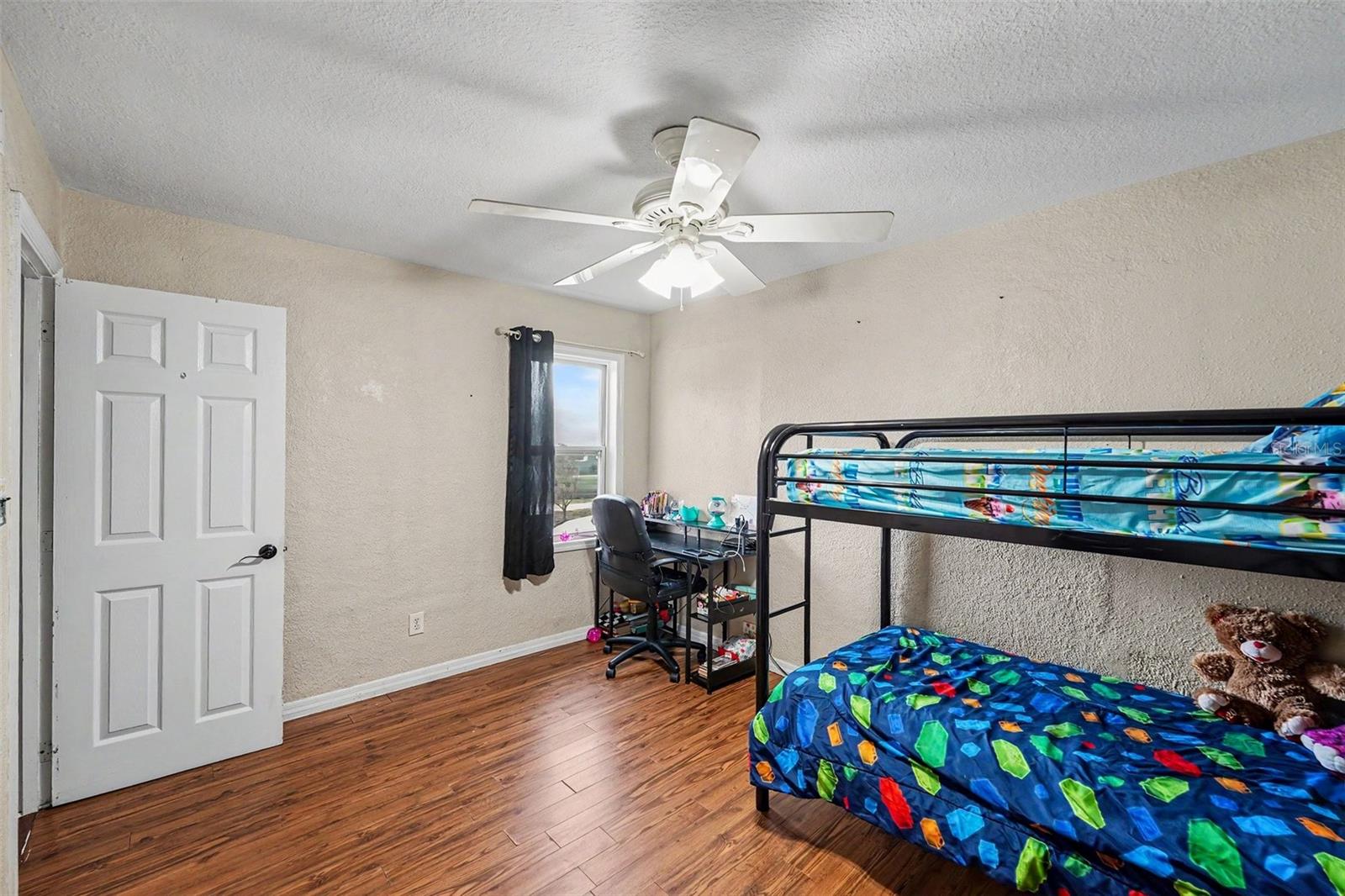 1464 Druid Rd E Property Photo 18