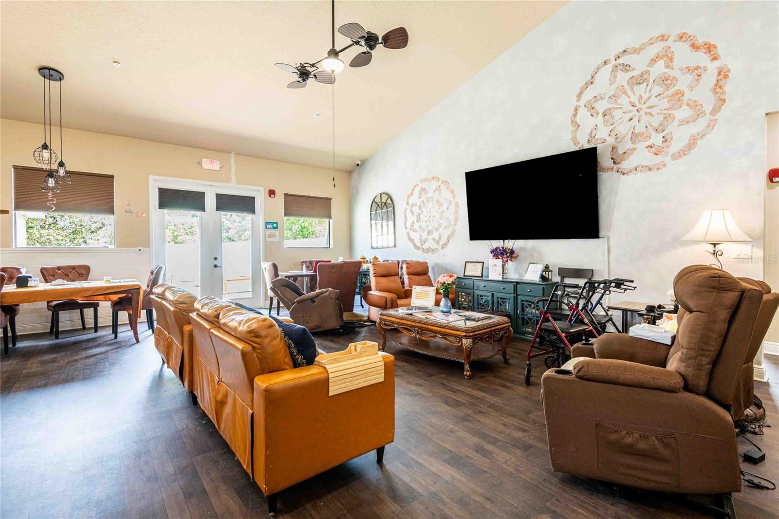 TB8505564 Property Photo 6