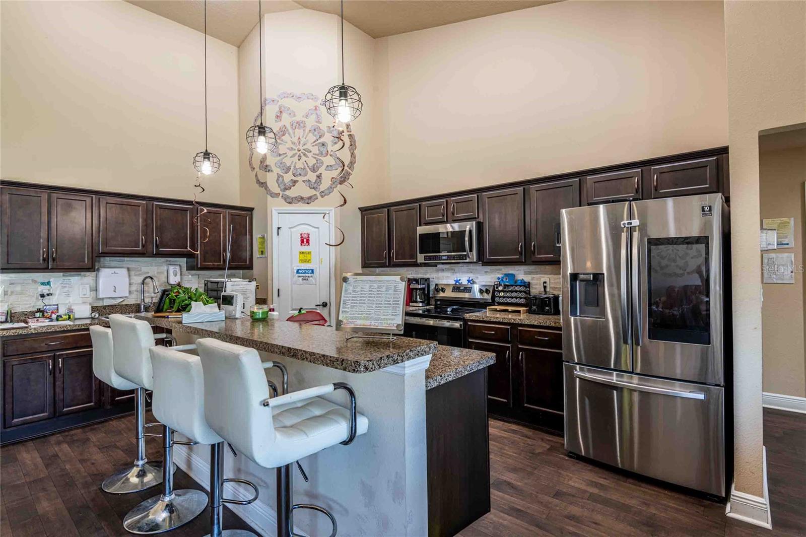 TB8505564 Property Photo 9