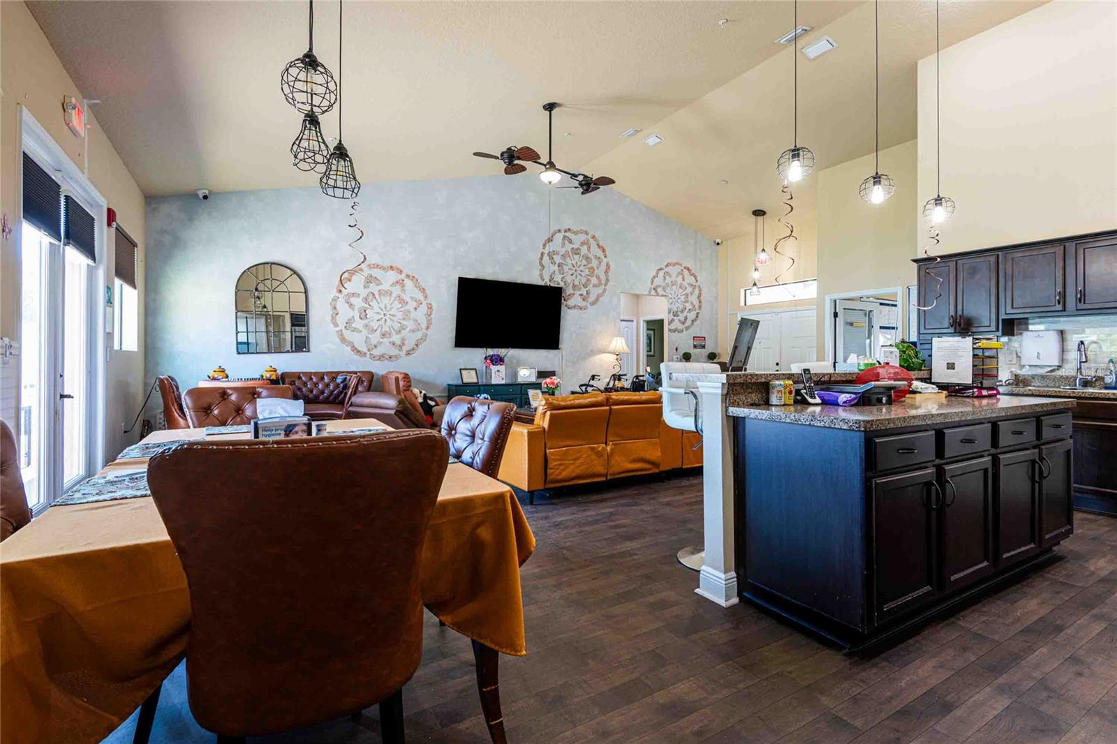 TB8505564 Property Photo 11
