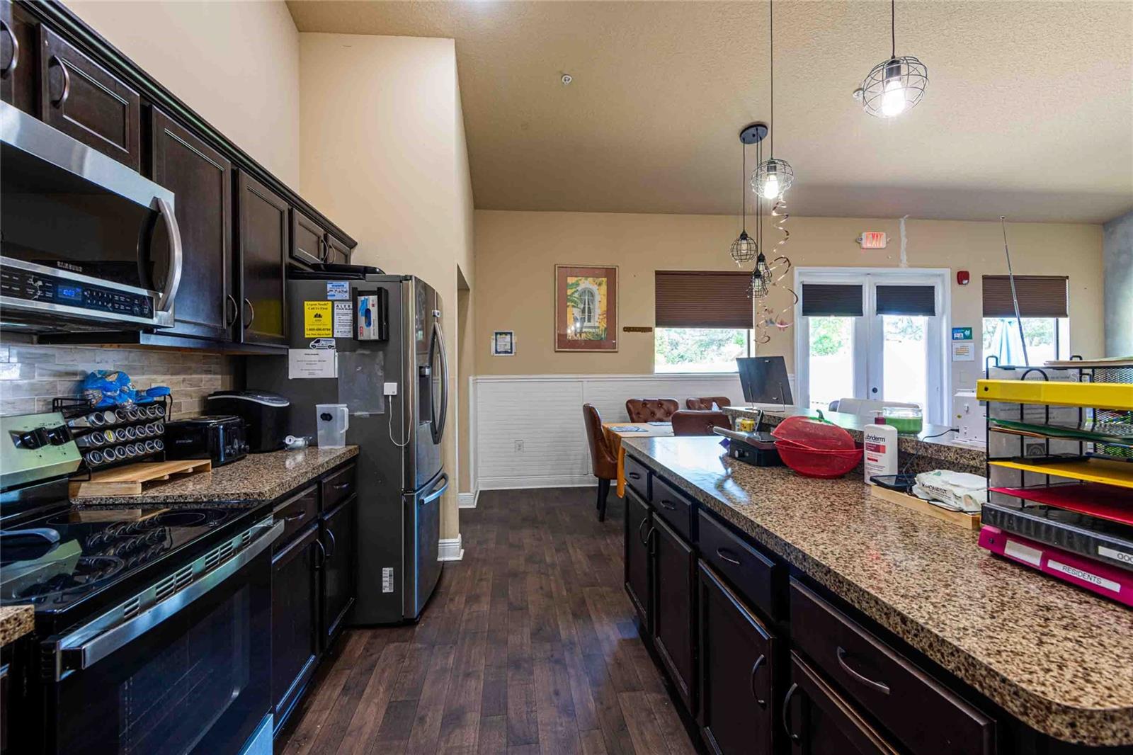 TB8505564 Property Photo 12
