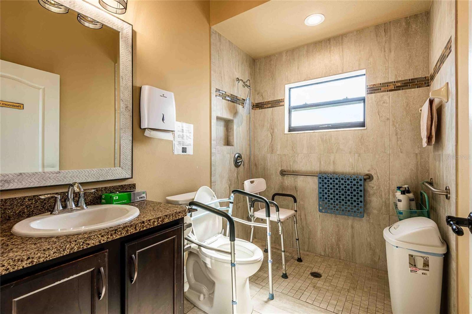 TB8505564 Property Photo 18