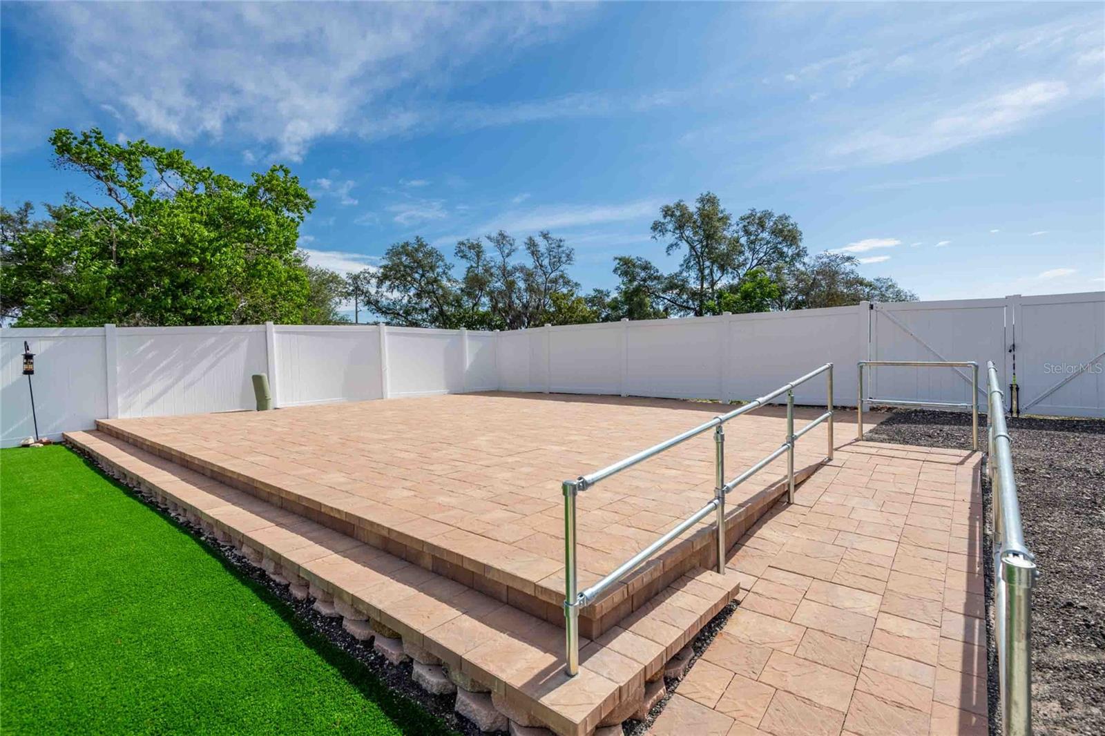 TB8505564 Property Photo 23