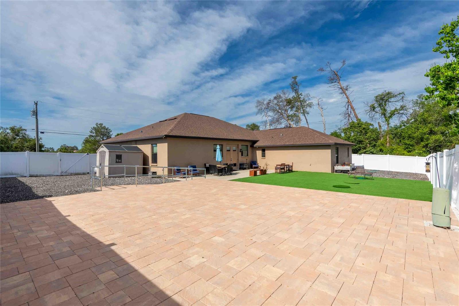 TB8505564 Property Photo 24