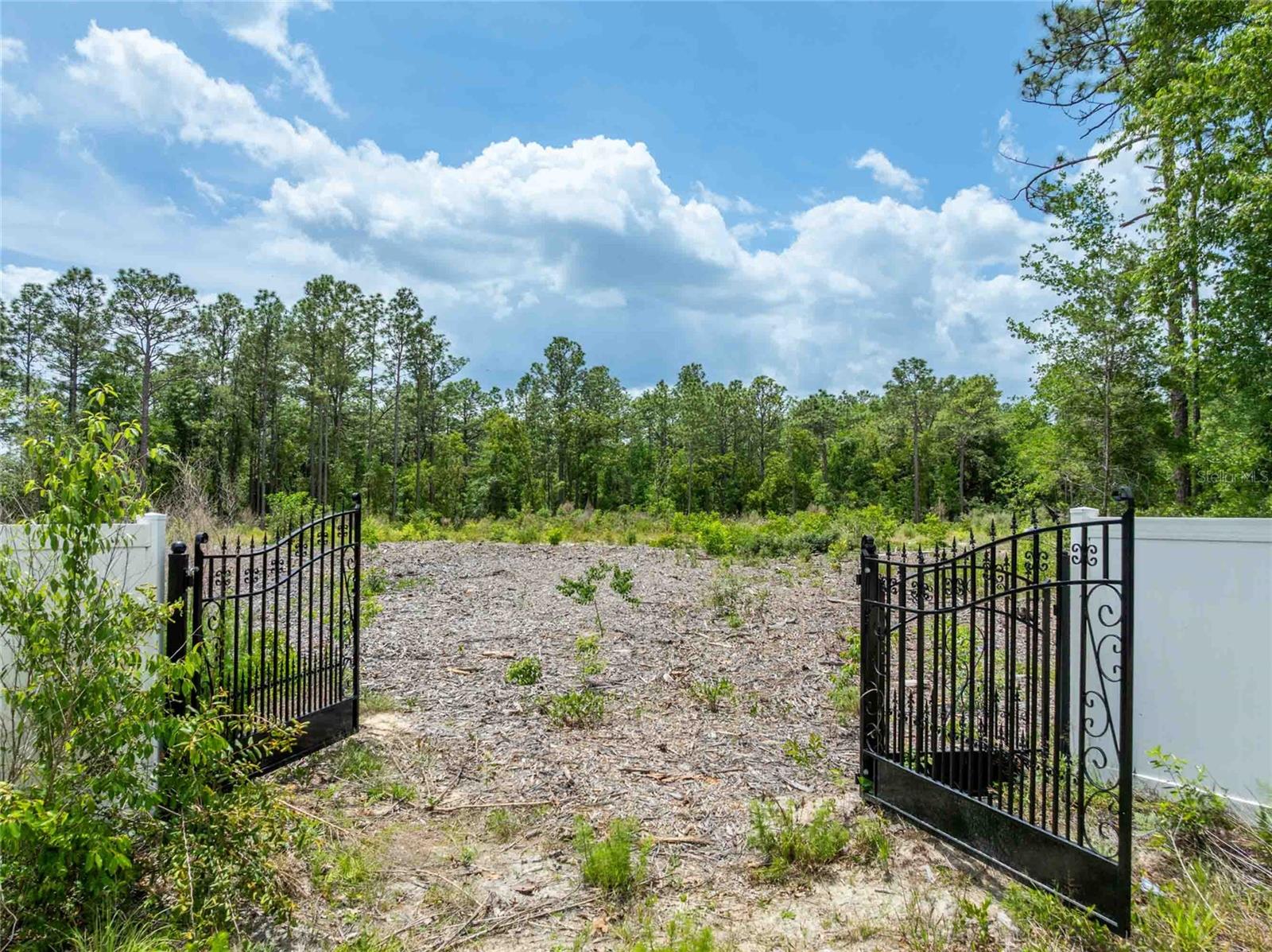 15022 Gar St Property Photo 2