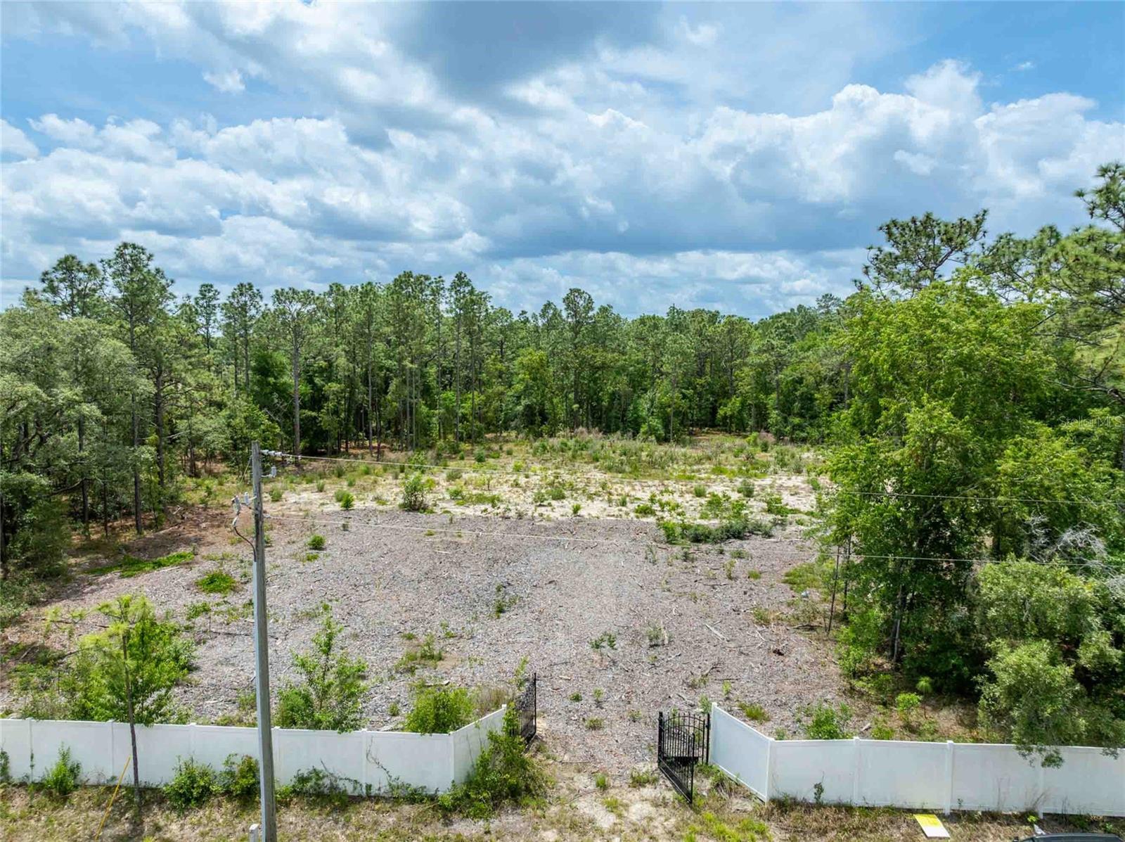 15022 Gar St Property Photo 3