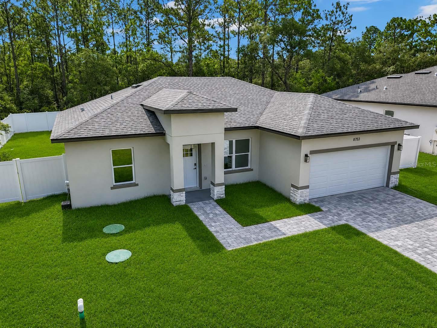 8753 N Raidin Dr Property Photo 1