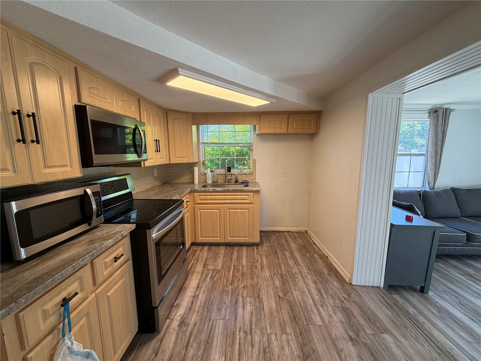 9331 Rainbow Ln Property Photo 6