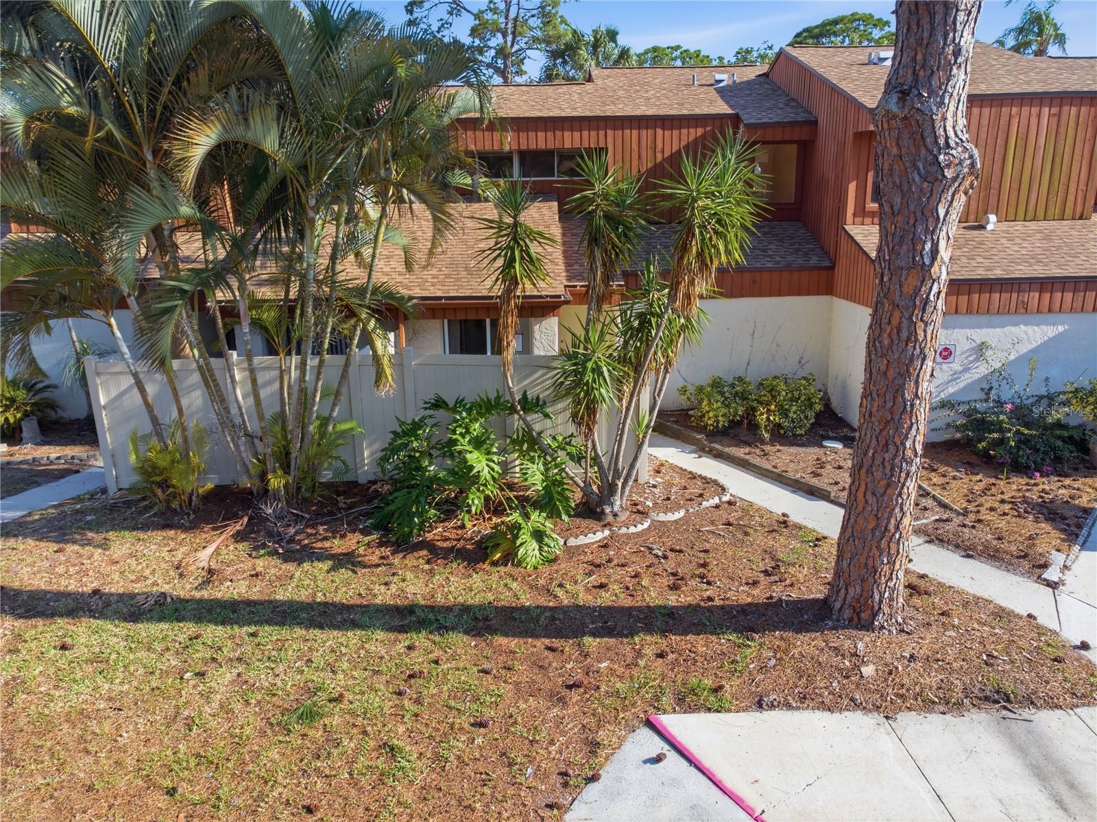 2058 Sunset Point Rd #15 Property Photo 2