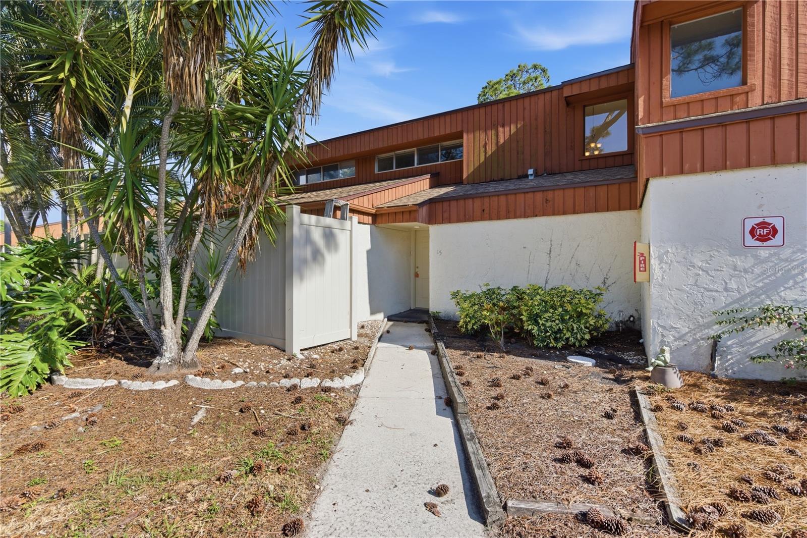 2058 Sunset Point Rd #15 Property Photo 3