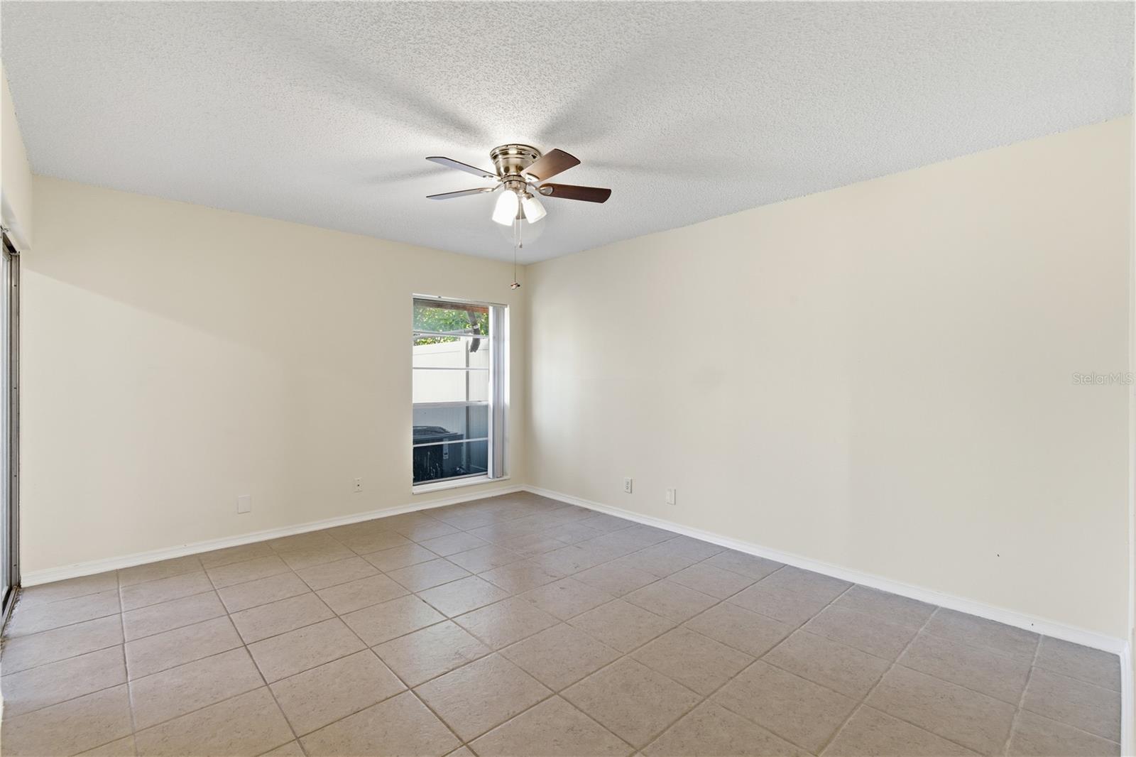 2058 Sunset Point Rd #15 Property Photo 18