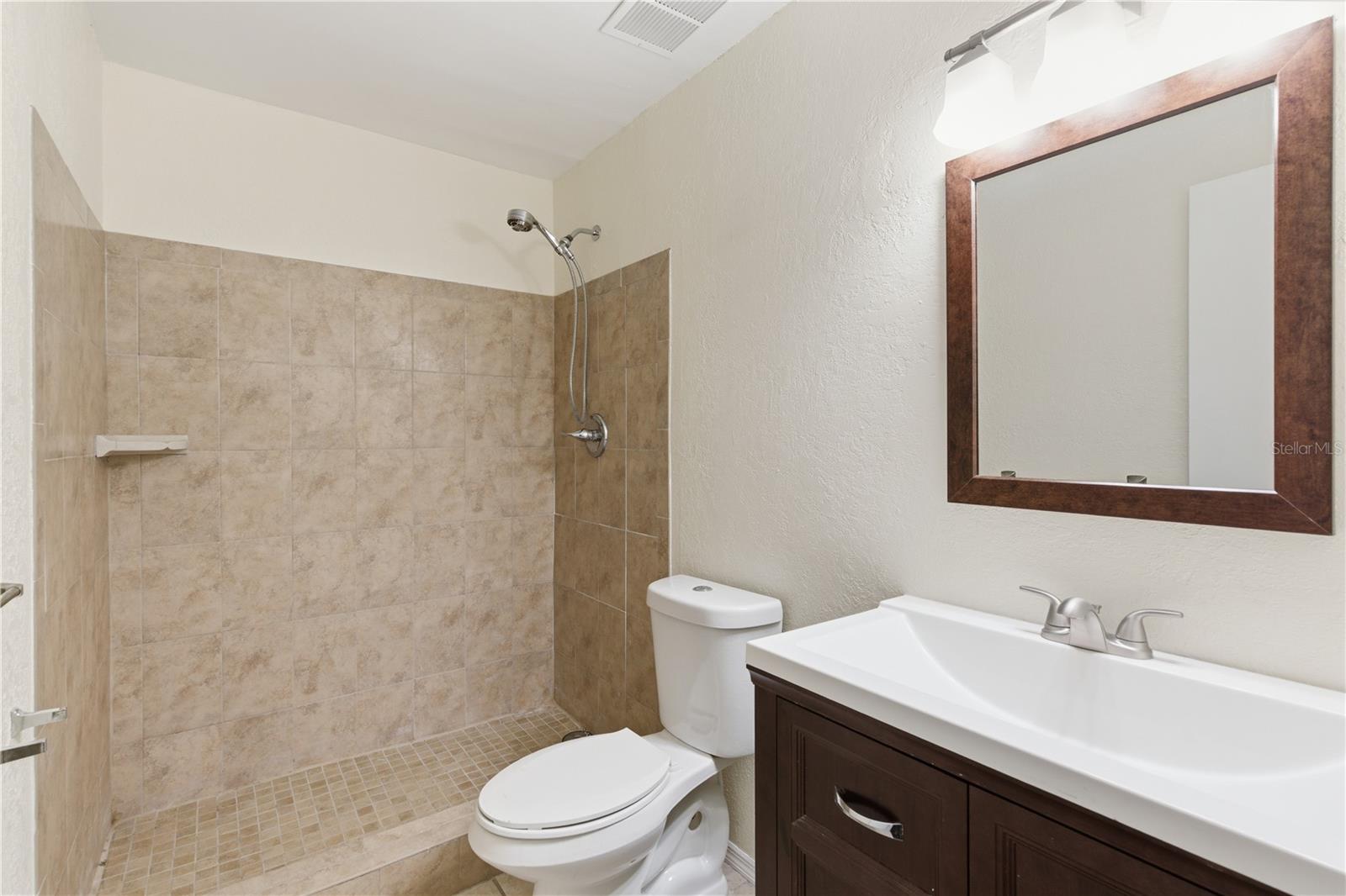 2058 Sunset Point Rd #15 Property Photo 23
