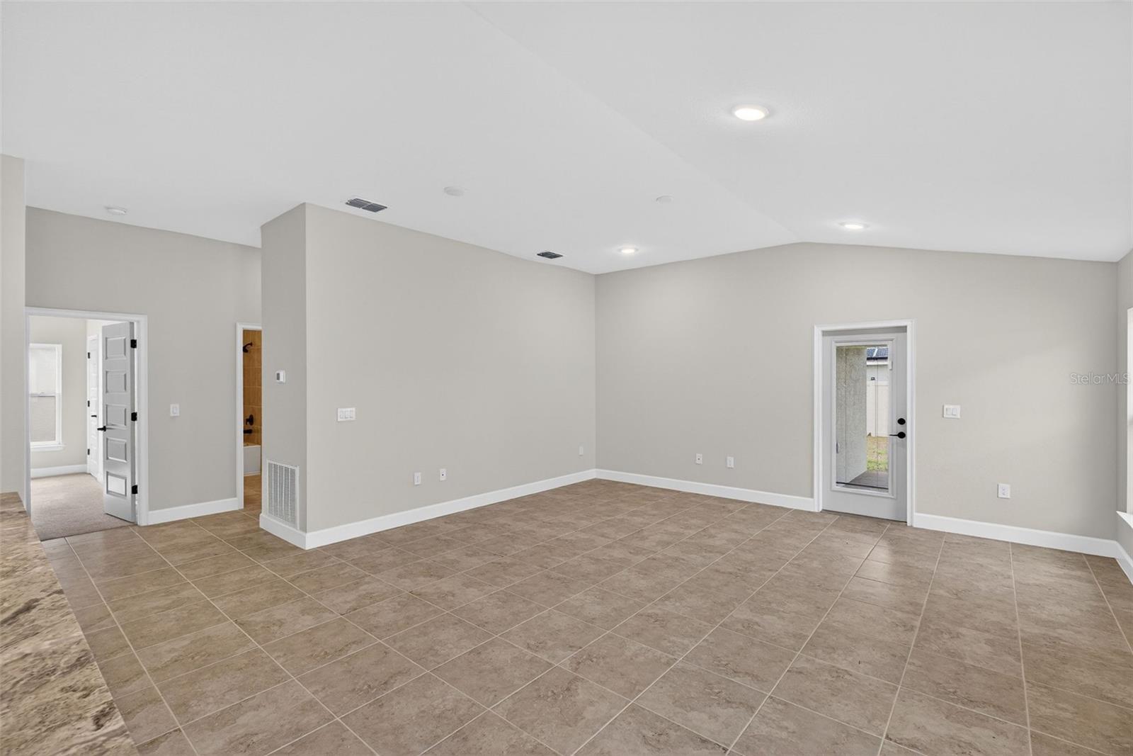 683 Tanaro Ln Property Photo 7