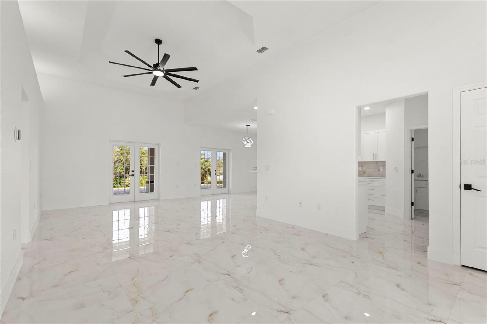 17545 Glenda Dr Property Photo 14