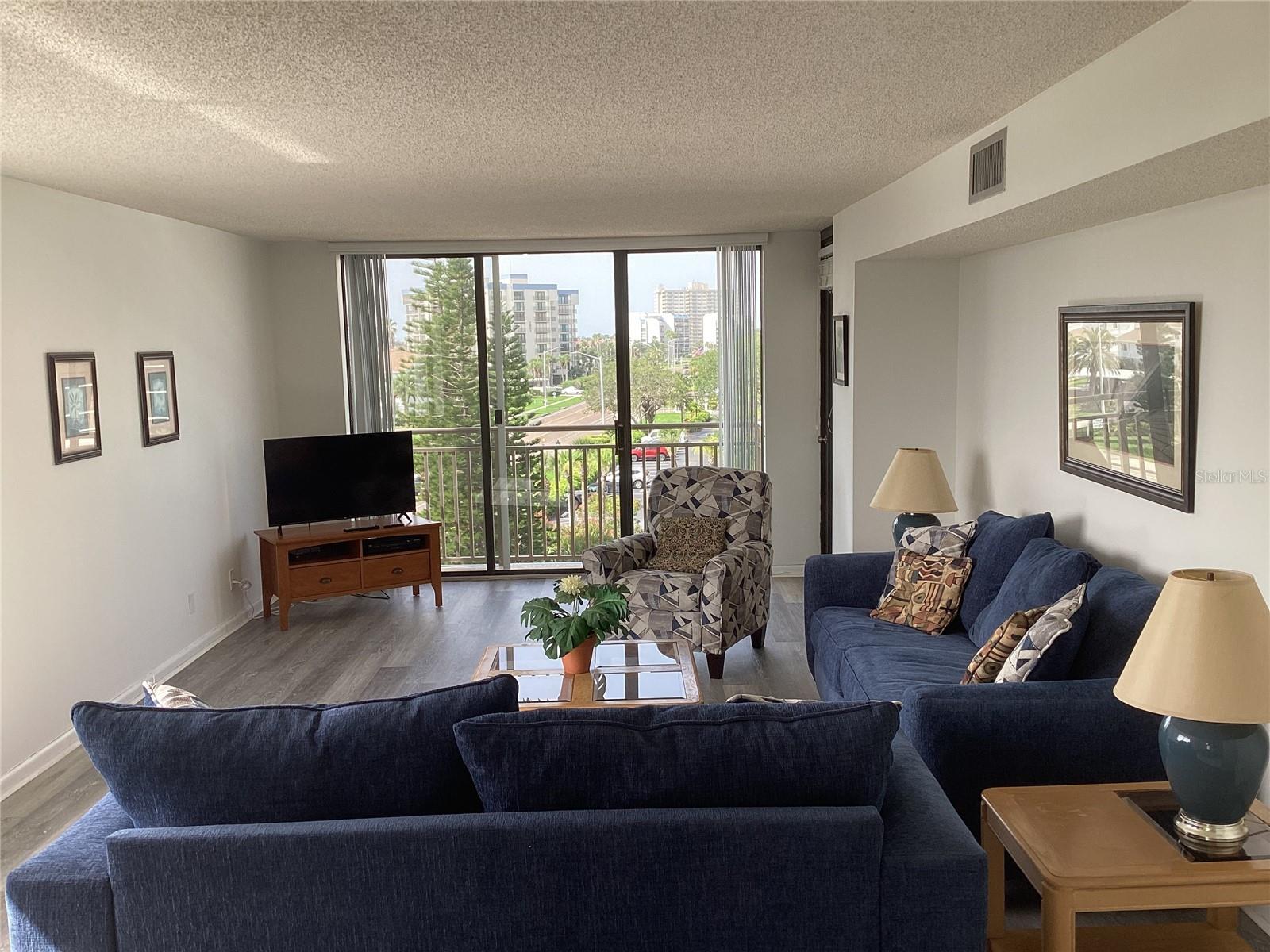 1430 Gulf Blvd #404 Property Photo 11