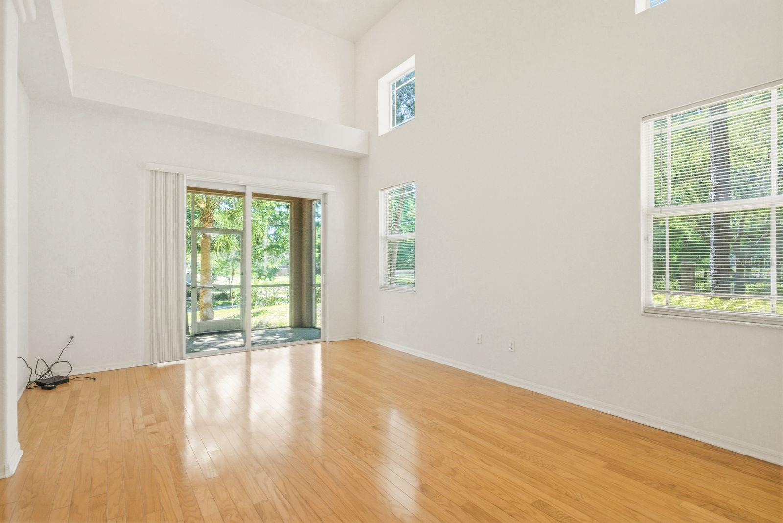 1405 Ridge Ter Property Photo 4