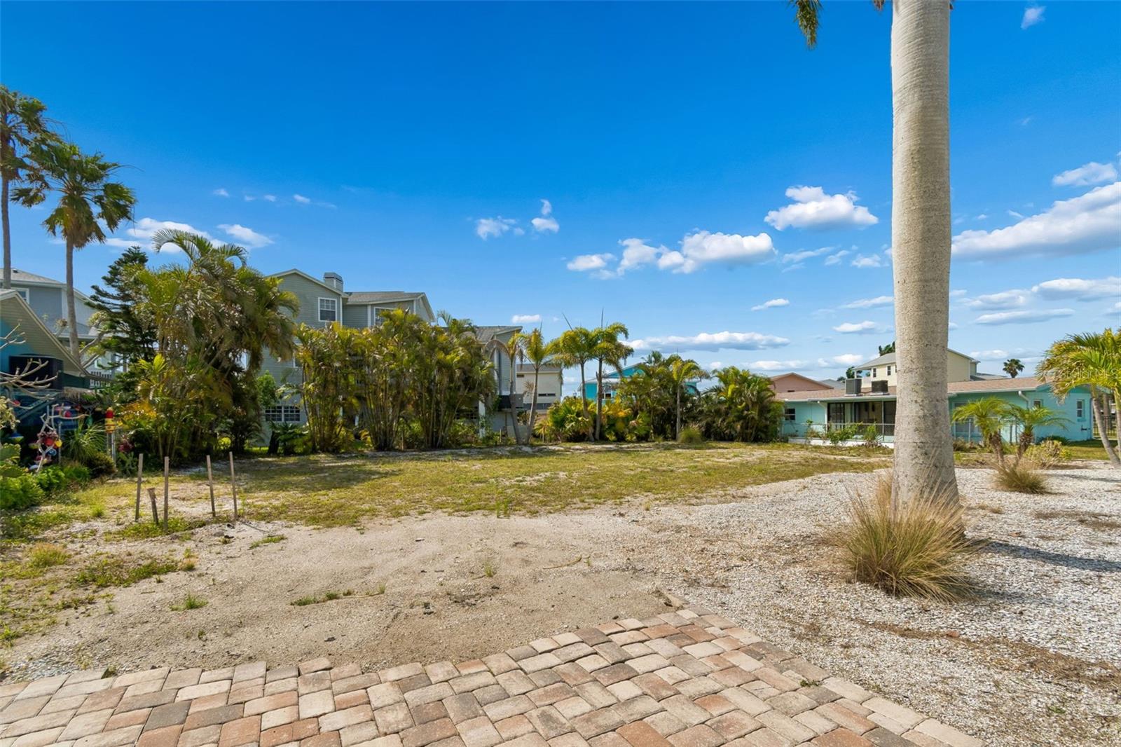 211 176th Terrace Dr E Property Photo 17