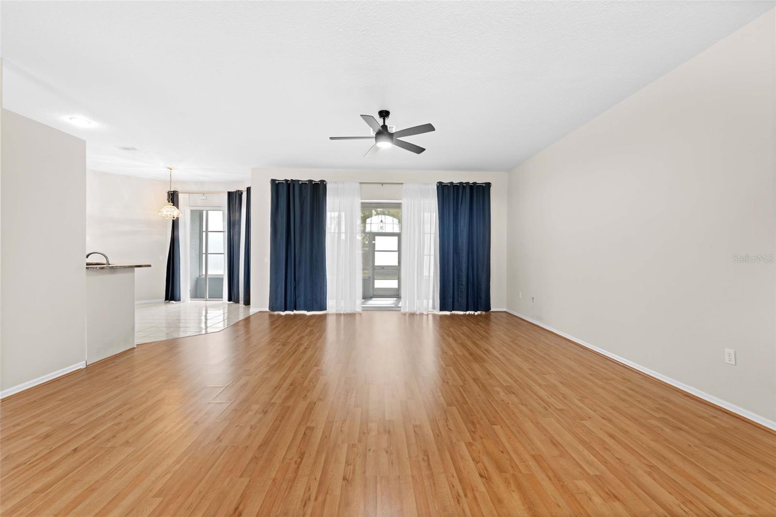 3362 St Ives Blvd Property Photo 5