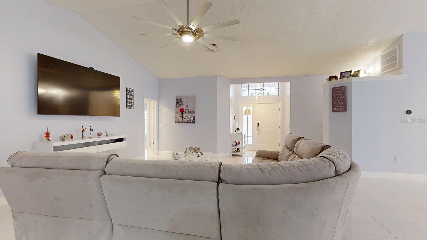 8141 Golf Club Ct Property Photo 10