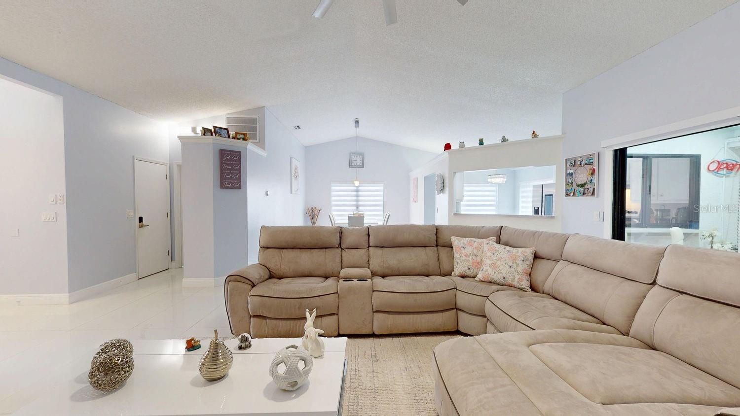 8141 Golf Club Ct Property Photo 11
