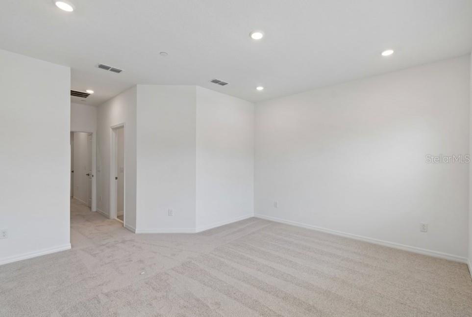 4345 Roush Ave Property Photo 14