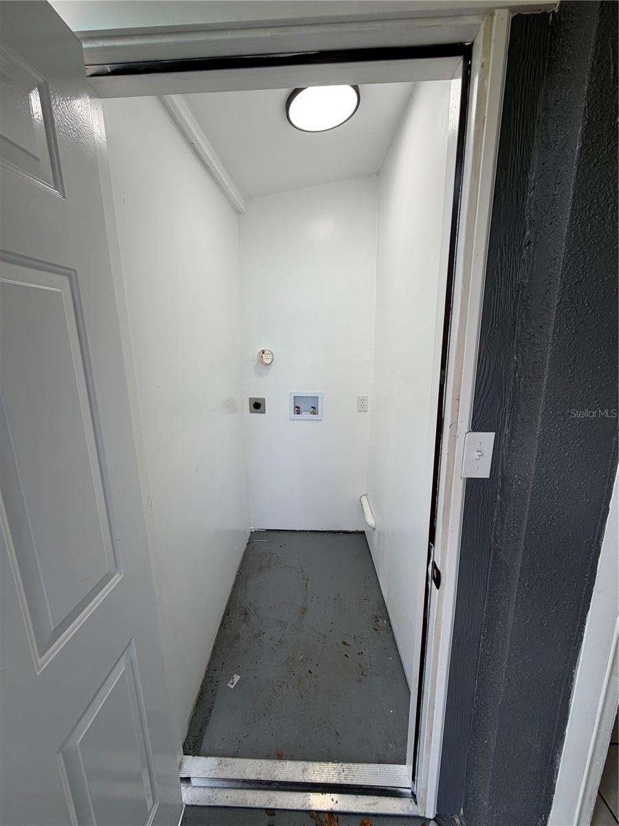 3916 E Genesee St Property Photo 9