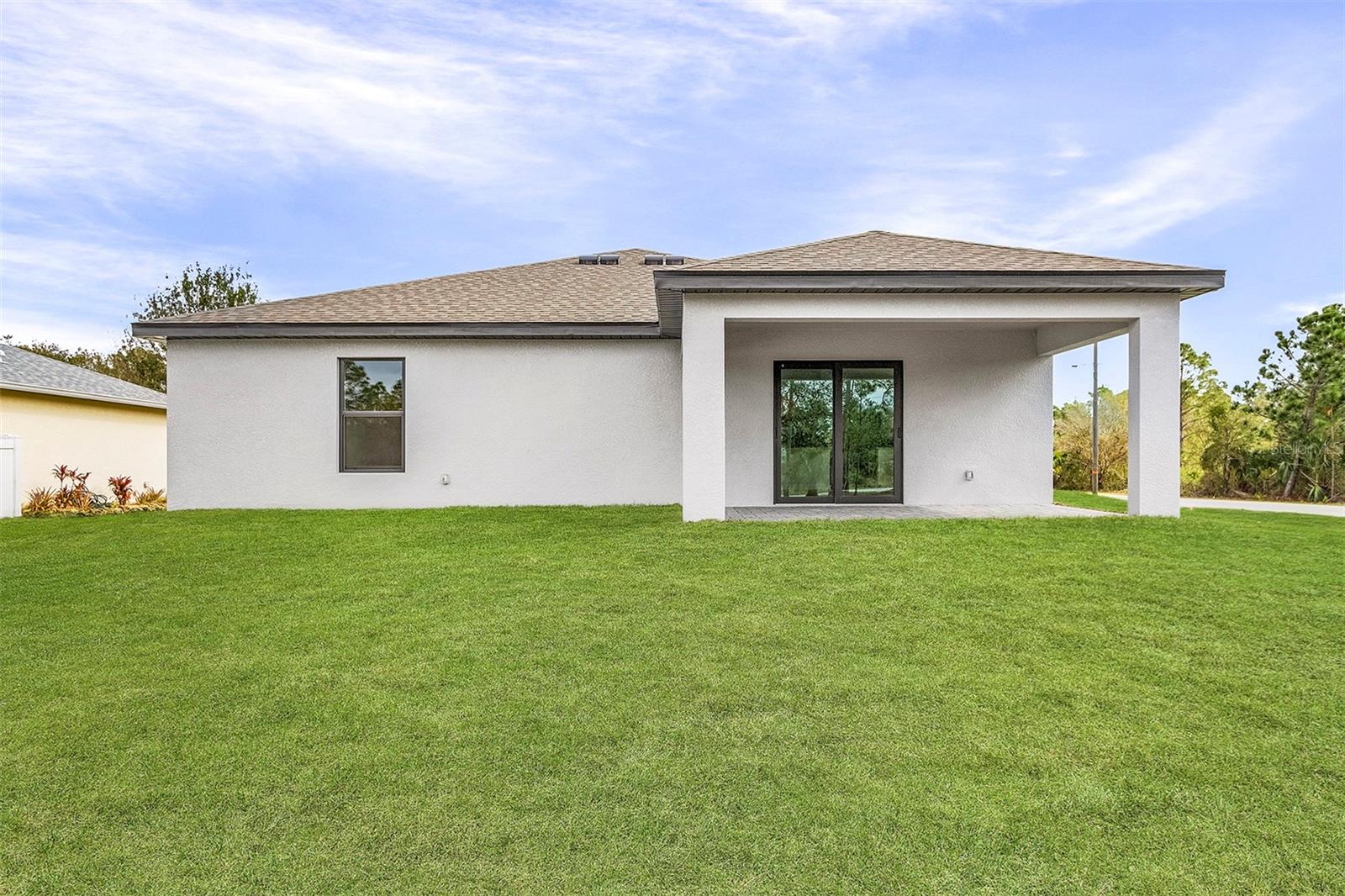 TB8505835 Property Photo 3