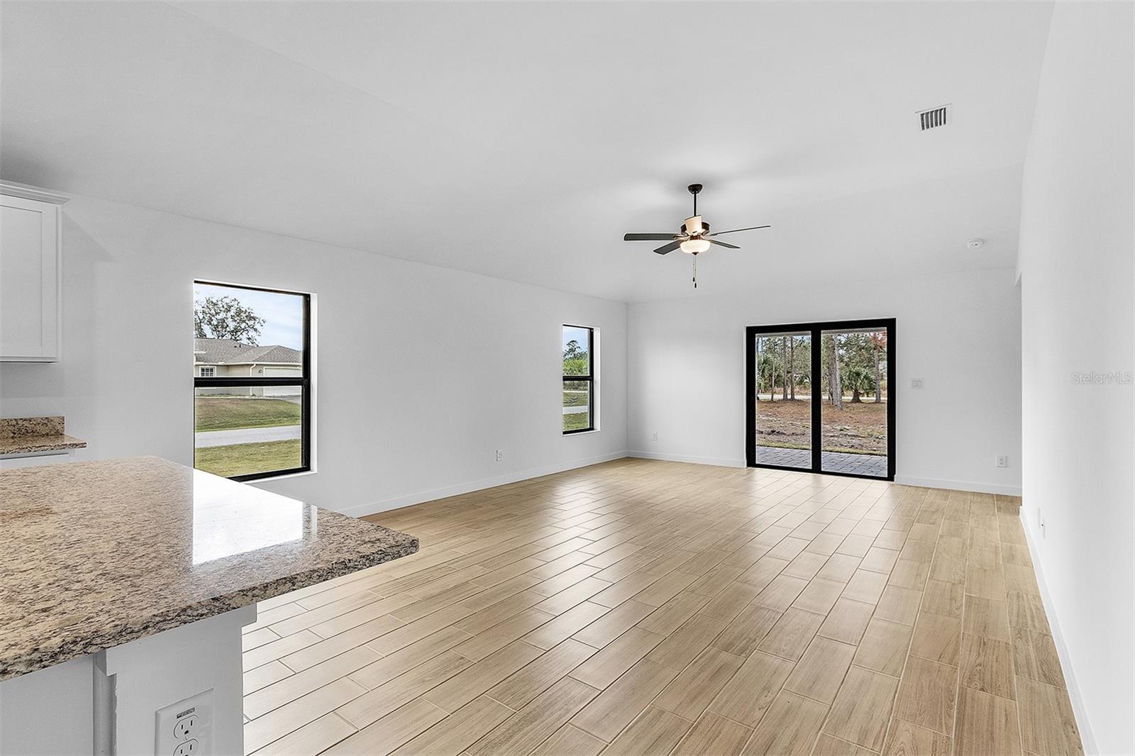 TB8505835 Property Photo 9