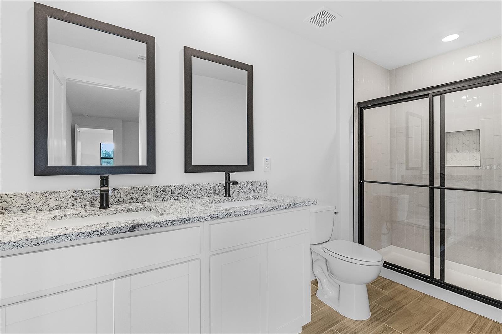 TB8505835 Property Photo 12