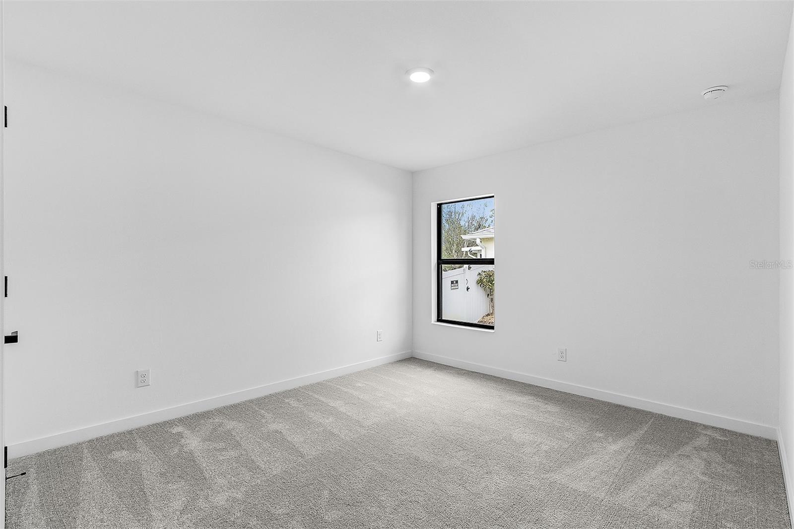 TB8505835 Property Photo 14
