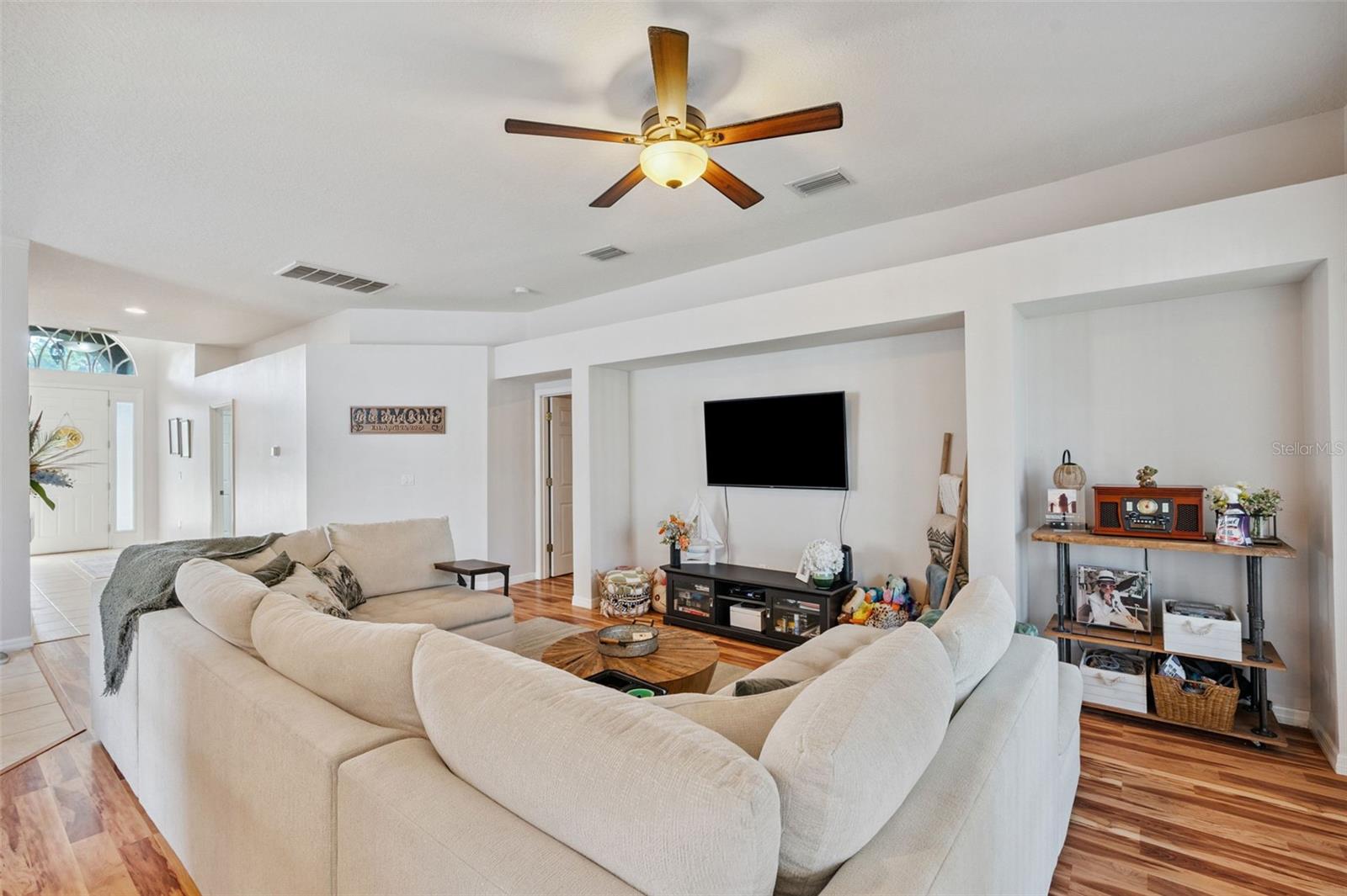 4641 Rolling Green Dr Property Photo 6