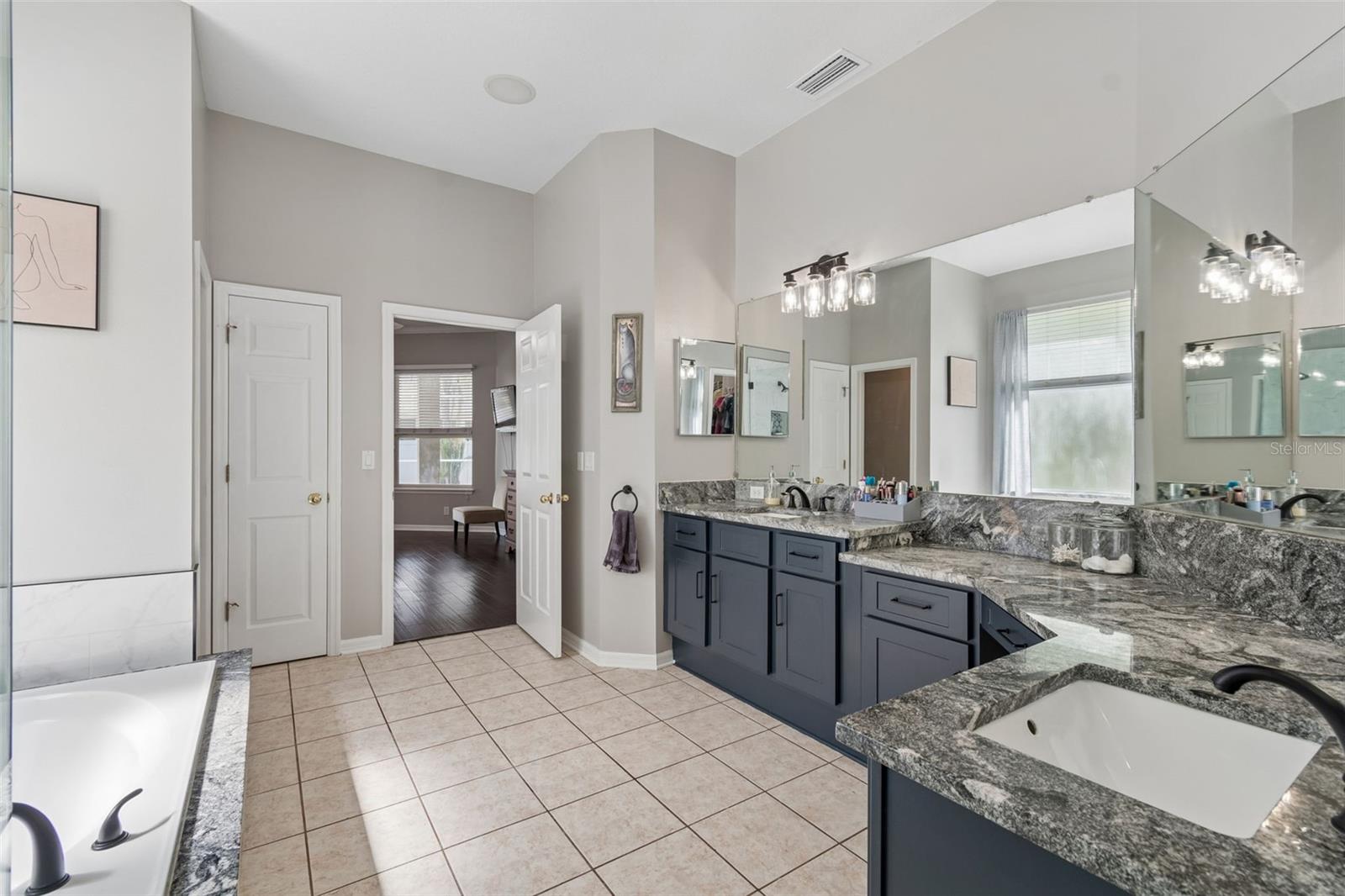 10243 Shadow Branch Dr Property Photo 34
