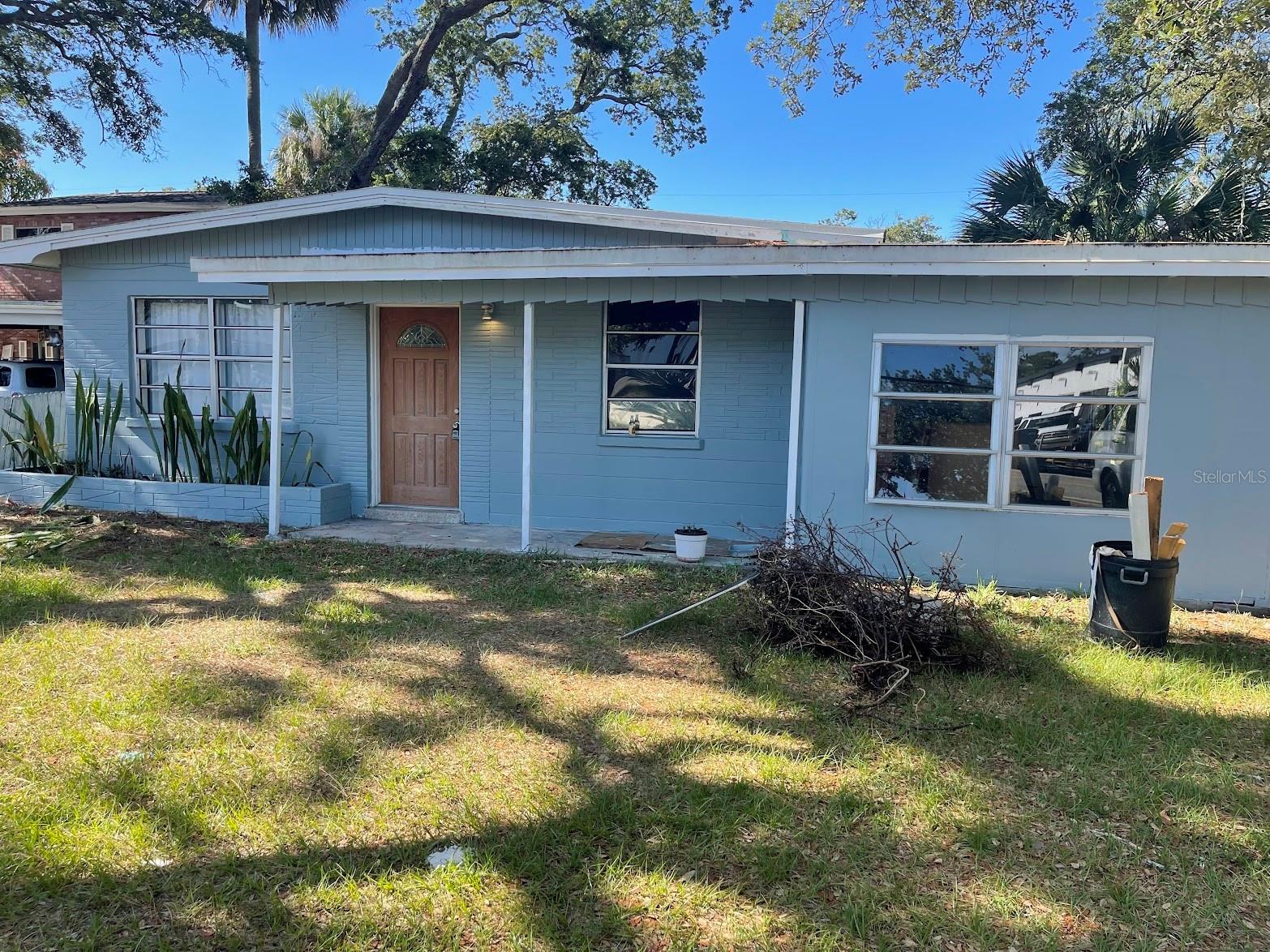 115 E Brevard Dr Property Photo 1