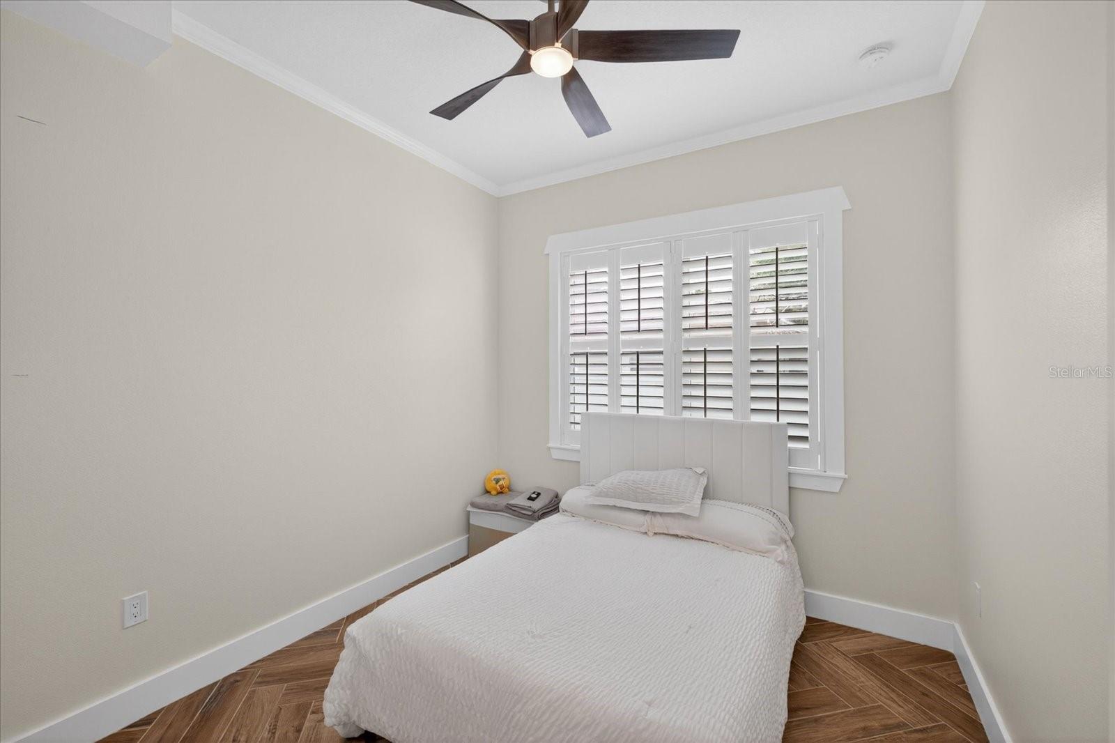 6706 S Sterling Ave Property Photo 7