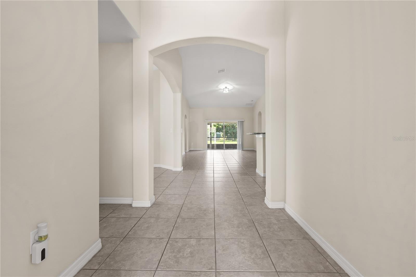 13181 Royal Pines Ave Property Photo 3