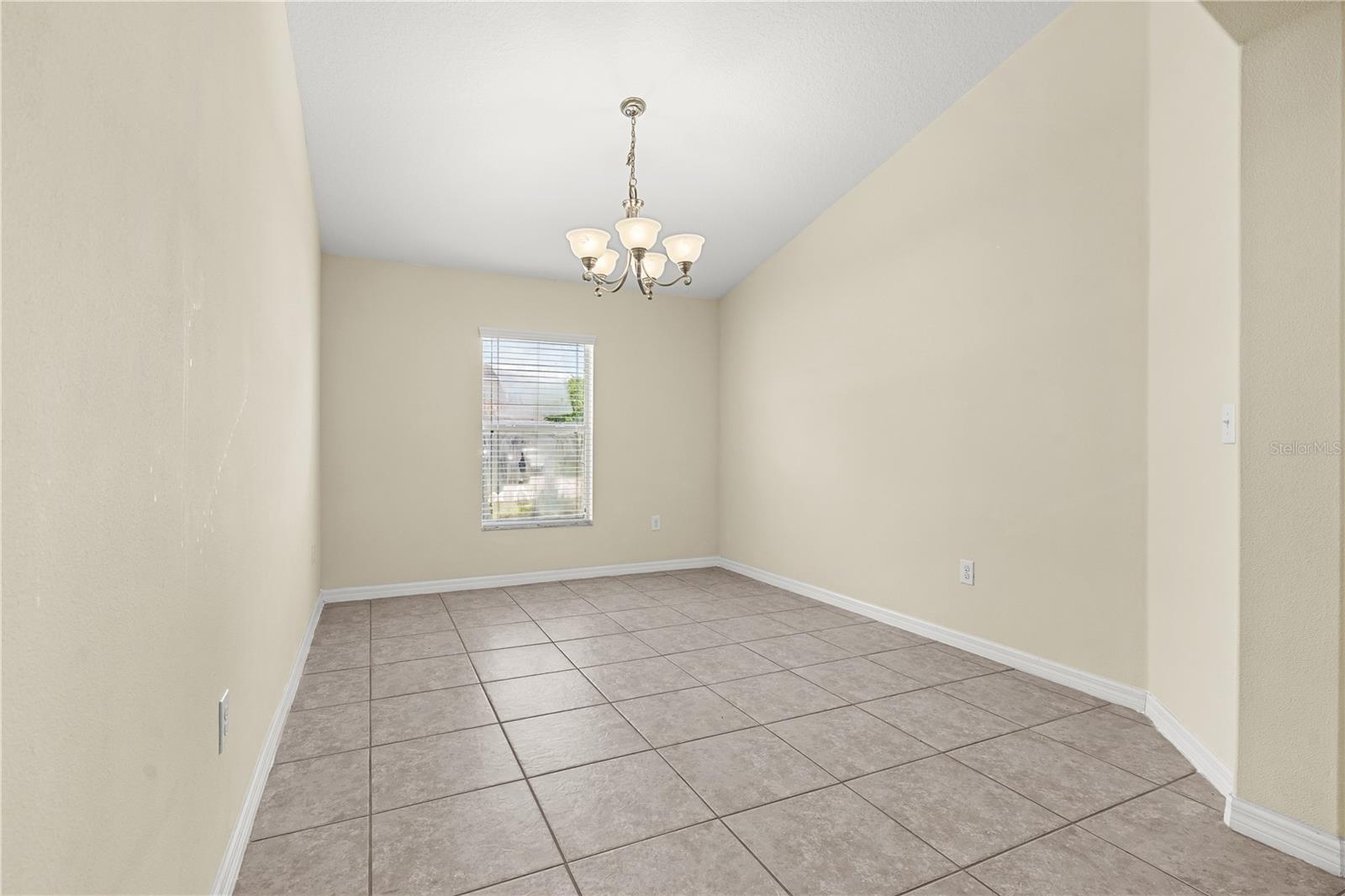 13181 Royal Pines Ave Property Photo 5