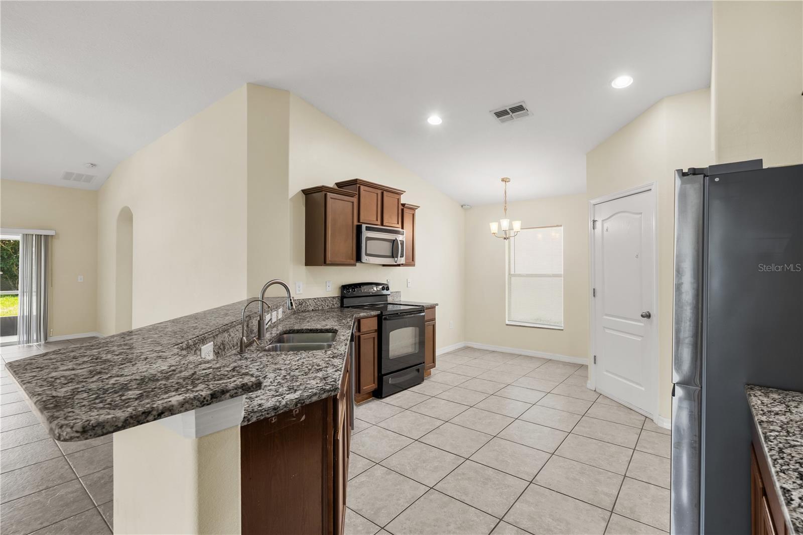 13181 Royal Pines Ave Property Photo 16