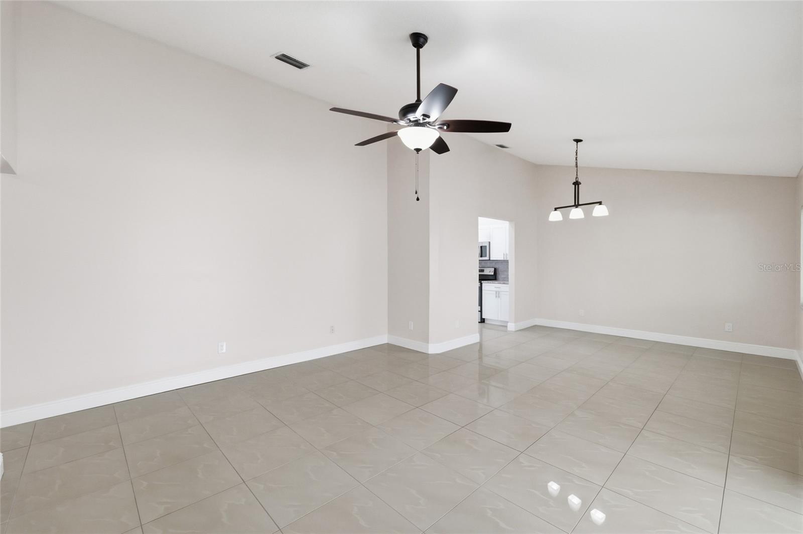 11807 Nicklaus Cir Property Photo 4