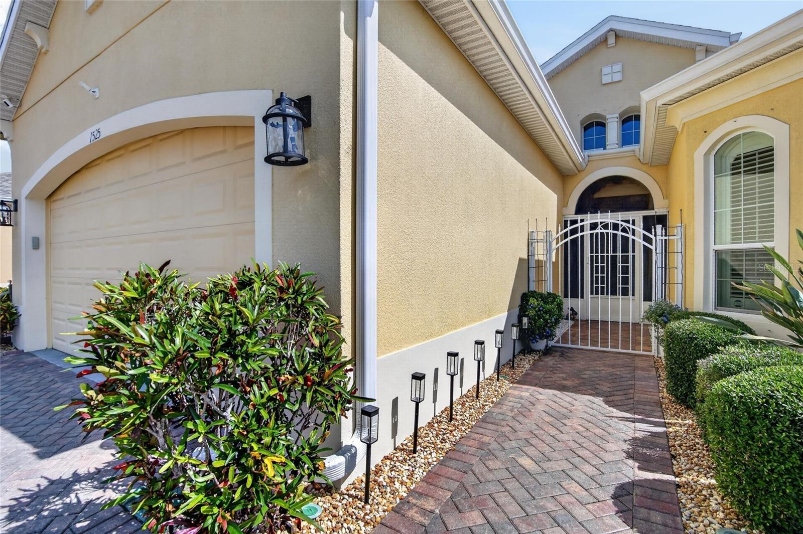 1525 Emerald Dunes Dr Property Photo 4