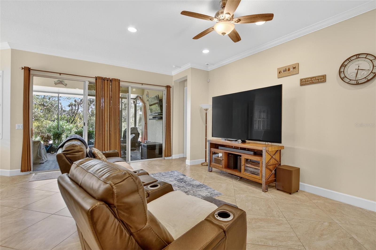 1525 Emerald Dunes Dr Property Photo 11