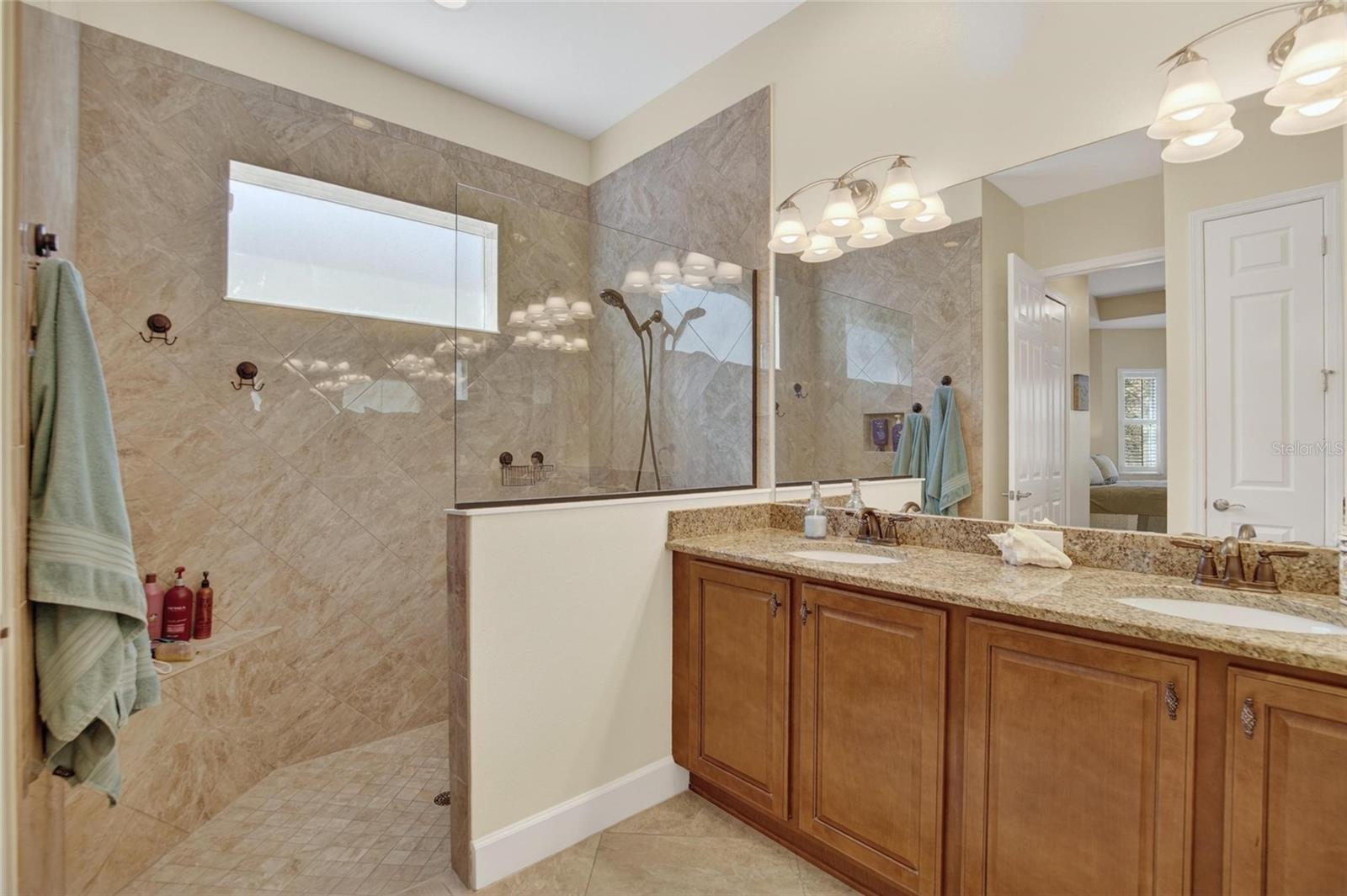 1525 Emerald Dunes Dr Property Photo 29