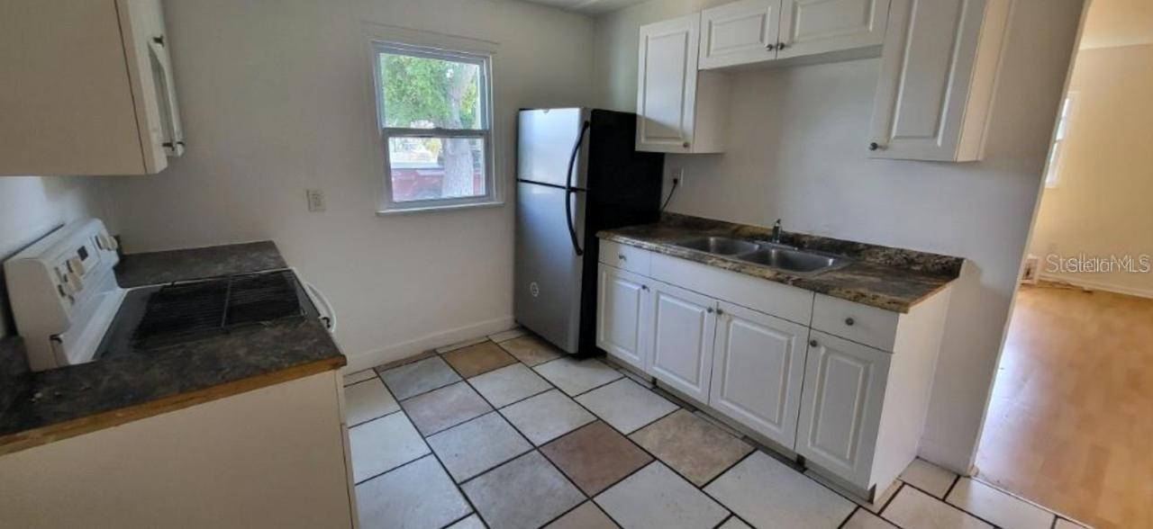 912 Engman St Property Photo 5