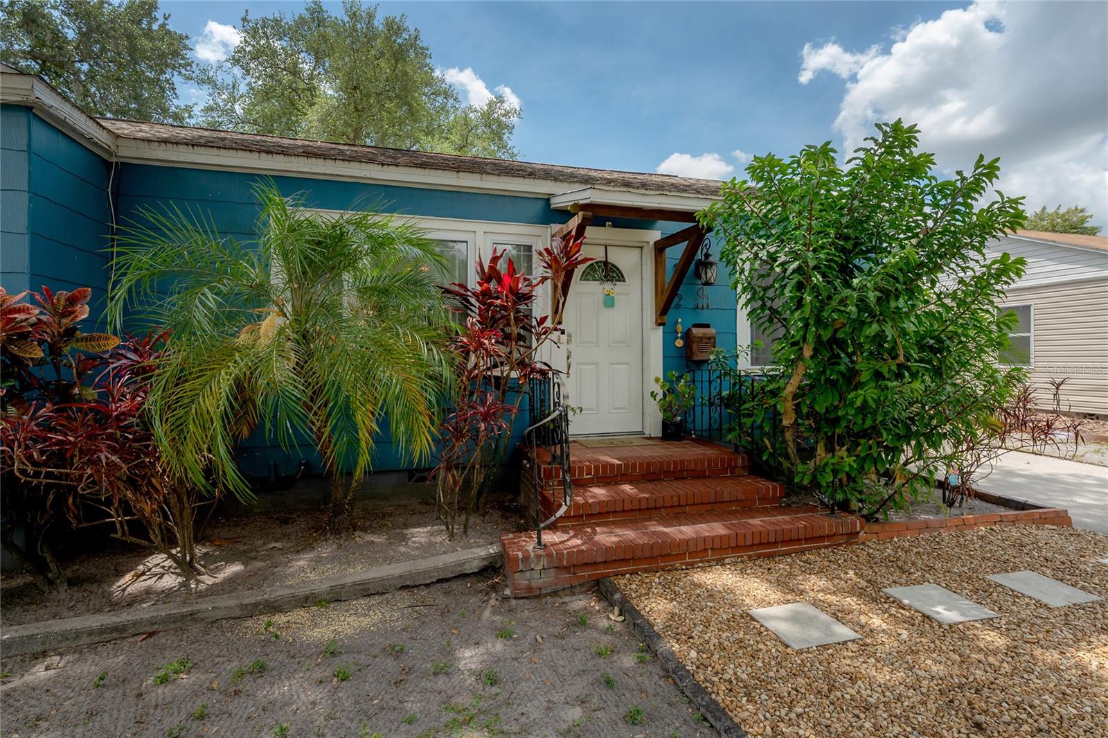 912 Cornelius Ave Property Photo 5